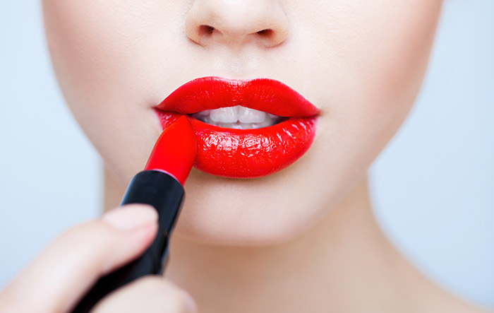 The Perfect Pout: A Comprehensive Guide to Lip Liner and Lipstick Tips for Alluring Lips