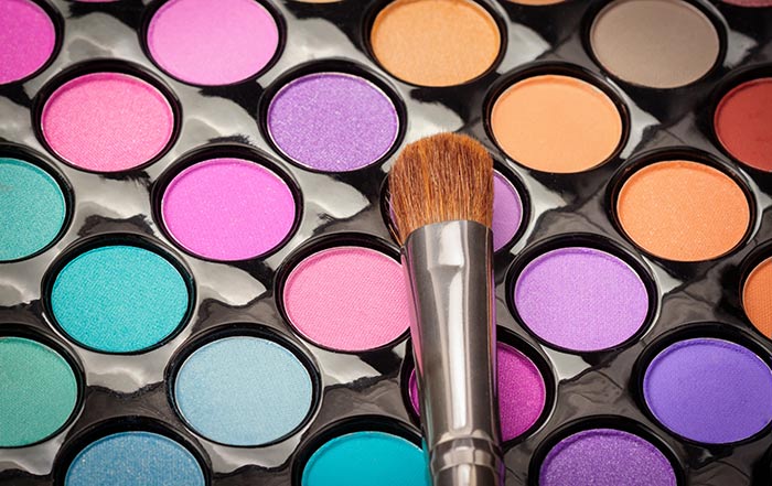 Mastering the Art of Eyeshadow: A Comprehensive Guide to Eyeshadow Application Tips and Techniques