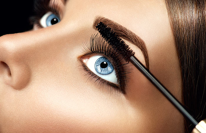 Unveiling the Secrets: A Comprehensive Guide to Mascara Application Tips and Techniques