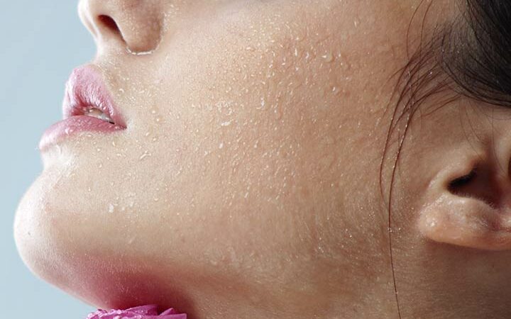 Nurturing Radiance: A Comprehensive Guide on How to Use Rose Water for Dry Skin – Benefits, Tips, and DIY Recipes