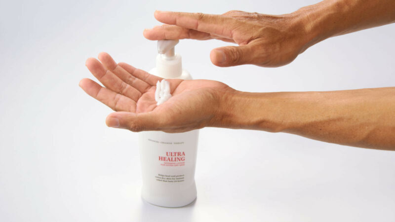 Unlocking the Secrets of Moisturizing Dry Skin: A Comprehensive Guide