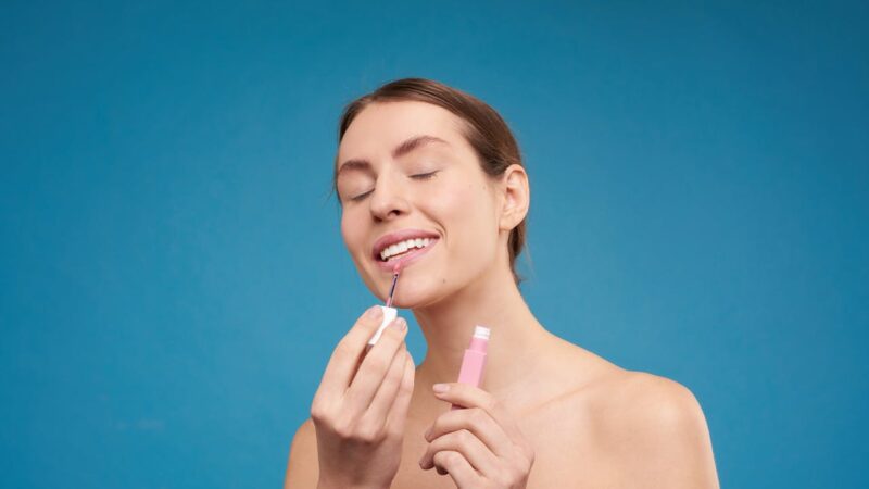 In only 10 minutes a beginner's guide to everyday makeup application